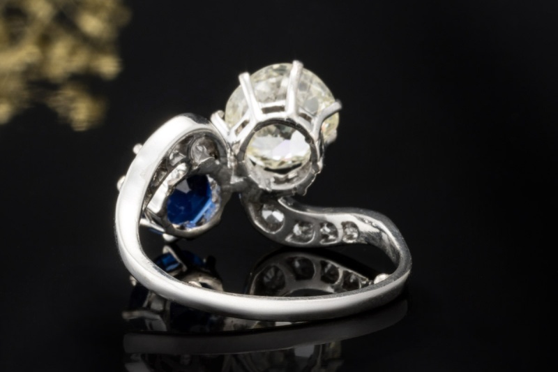 Antiker Saphir und Diamant Ring Altschliff Blau Weiß in Weißgold Arbeit 