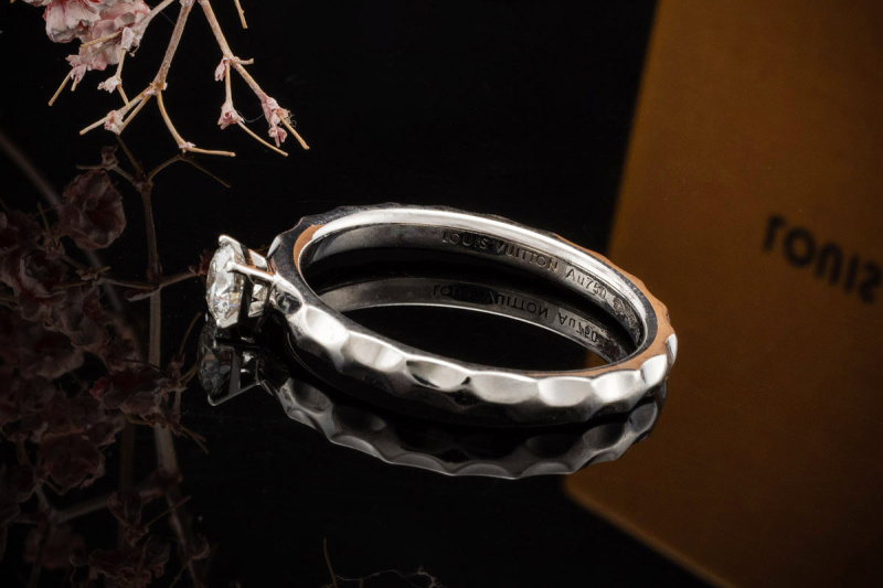 Louis Vuitton Ring Verlobungsring Monogram Infini Engagement in Weißgold 