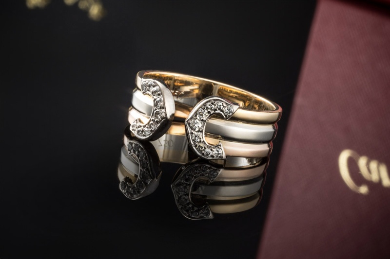 Cartier Ring C de Cartier Doppel C mit Diamanten in 750er Gold Tricolor 