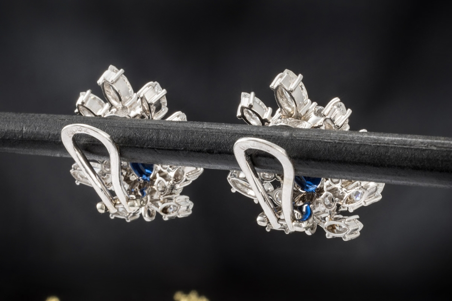 Ohrringe Ohrclips mit Oval Saphir und Diamanten in Platin und Weißgold 