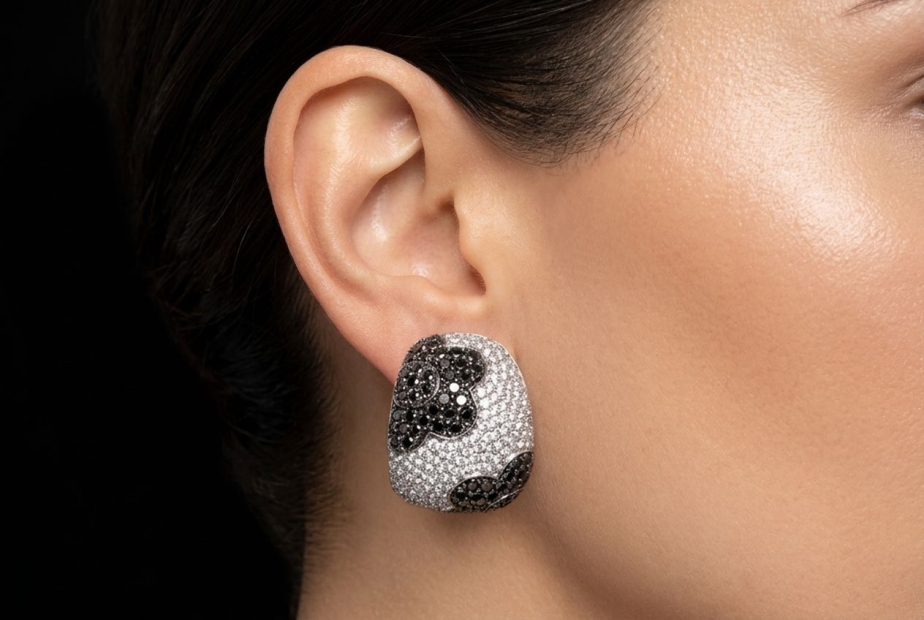 Ohrstecker Creolen Flowers Blumen Diamanten Schwarz Weiß in Weißgold 750 