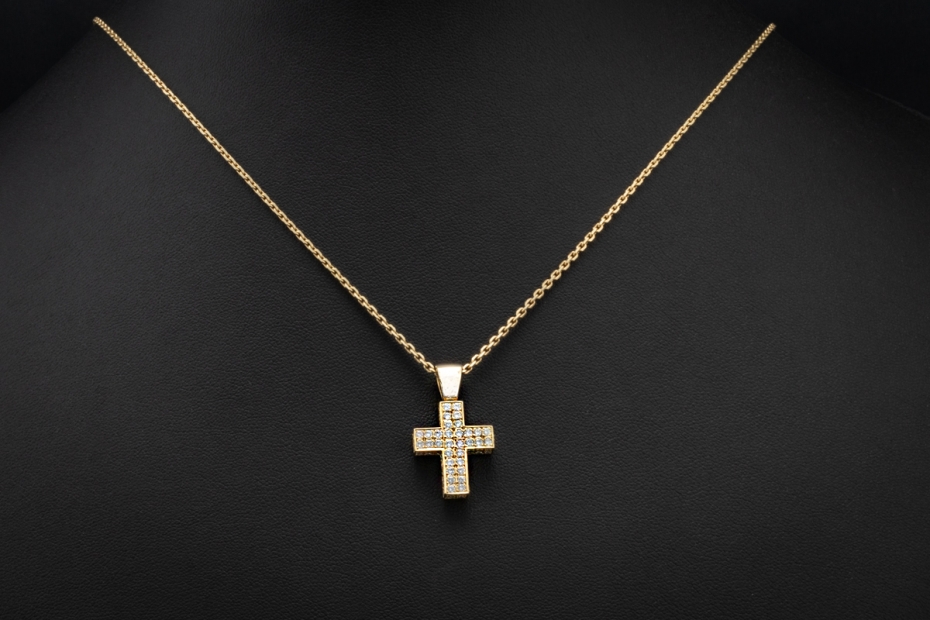 Kreuz Anhänger mit Diamanten im Pavé Vollbesatz gefertigt in Gelbgold 