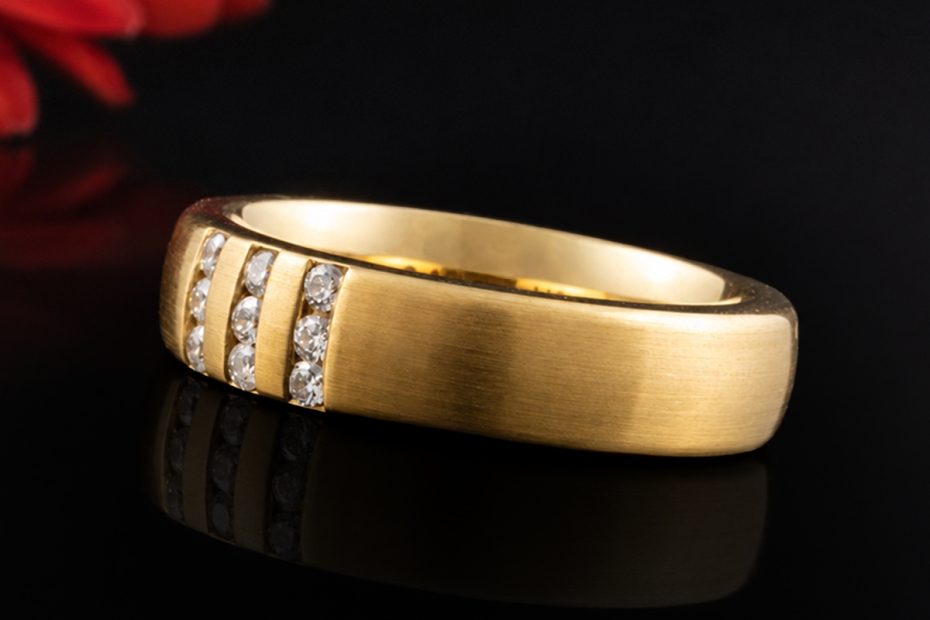Meister Diamantring in 750er Gelbgold mattiert Trauring mit 9 Diamanten 
