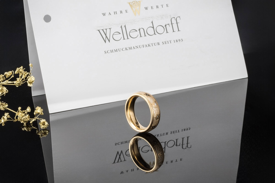 Wellendorff Ring Drehring Seidenschimmer Creme 11 Diamanten Gelbgold 750 
