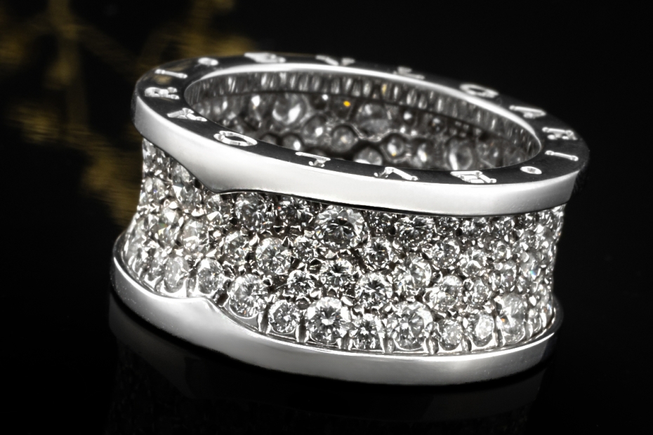 BVLGARI B.zero1 Ring mit Pavé Diamanten Großes Modell in 750er Weißgold 
