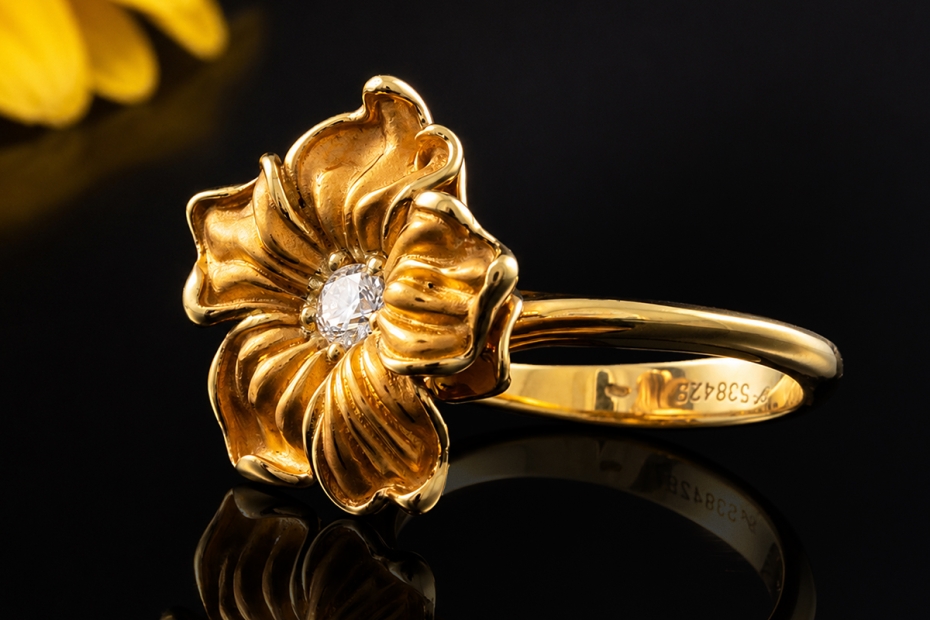 Carrera y Carrera Ring Emperatriz Medium Blume mit Diamant Gelbgold 750 