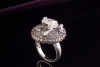 Frosch Ring mit Diamanten weiß braun und Tsavorit in 750er Weißgold 