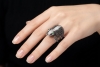 Frosch Designer Ring mit schwarzen und weißen Diamanten in Weißgold 750 