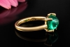 Smaragd Cabochon Ring Klassische Handarbeit modern in 750er Gelbgold 