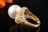 Prachtvoller Cocktailring mit Südseeperle und Diamanten in Gelbgold 750 
