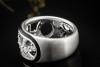 Leo Wittwer Ring Offene Diamant Ornamente Schwarze Emaille in Weißgold 