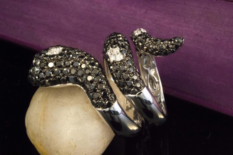 Tier Motiv Ring Schlange mit Brillanten in 750 Weißgold 