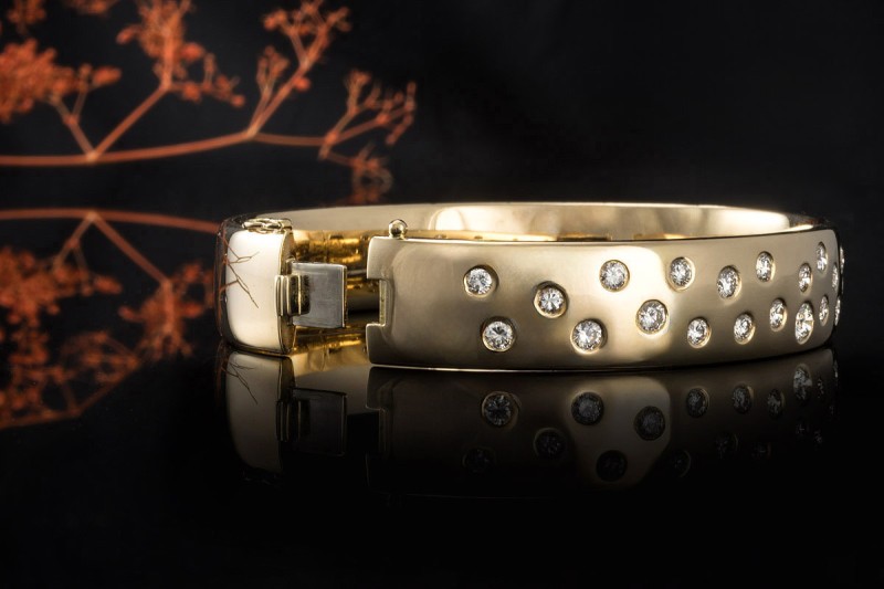 Armreif Armband mit Diamanten 60 Gramm 750er Gelbgold Goldschmiedearbeit 