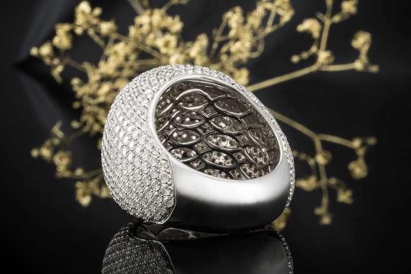 Statement Dome Ring mit 7,9 Carat TW VS Diamanten Massiv in Weißgold 750 