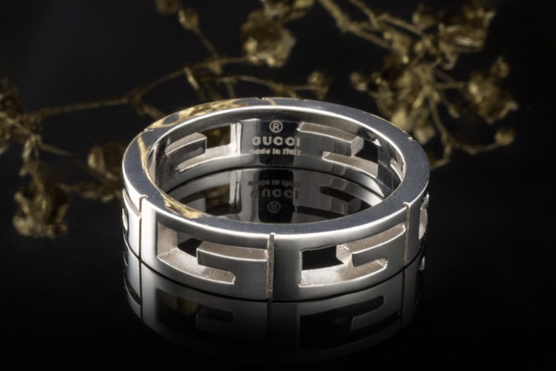 Gucci Ring Bandring mit Gucci Logo rundum Größe 53 in 750er Weißgold 
