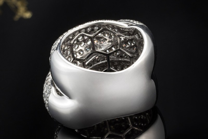 Juwelier Uttermann Ring Crossover 325 Diamanten in 750er Weißgold Arbeit 