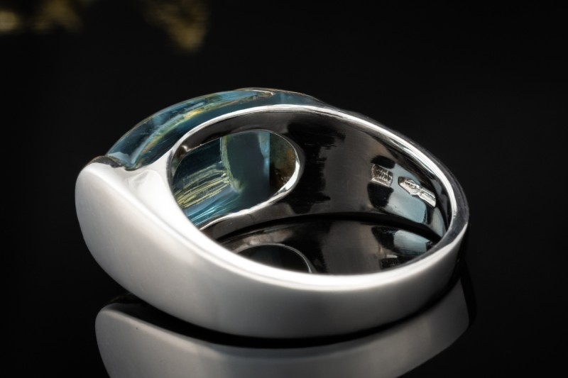 BVLGARI Ring mit blauem Topas Bulgari Tronchetto massiv in Weißgold 750 