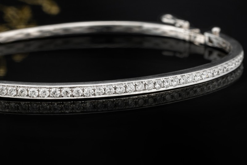 Diamant Armreif Armband mit Diamanten Goldschmiedearbeit in Weißgold 750 