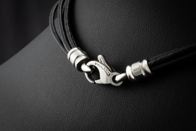 Bvlgari Tondo Heart Collier Herz Anhänger Lederkette Diamanten Gold 750 