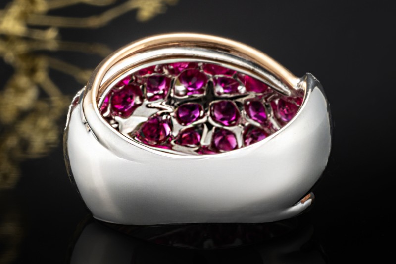 Mystischer Ring Rubin und Diamanten 750er Weißgold mit Roségold Akzenten 