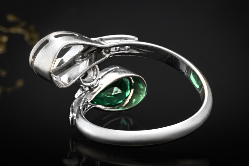 Vintage Tropfen Ring Turmalin und Rosenschliff Diamant in 750er Weißgold 