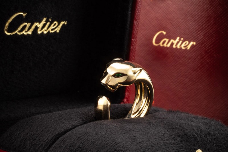 Cartier Ring Panthère de Cartier Großes Modell Tsavorit Onyx in Gelbgold 