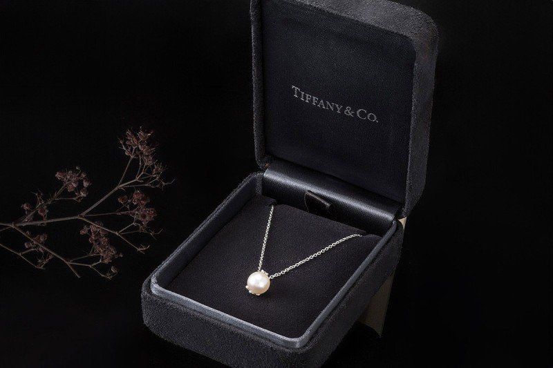 Tiffany Collier Kette Signature Pearls Perle und Diamant in Weißgold 750 