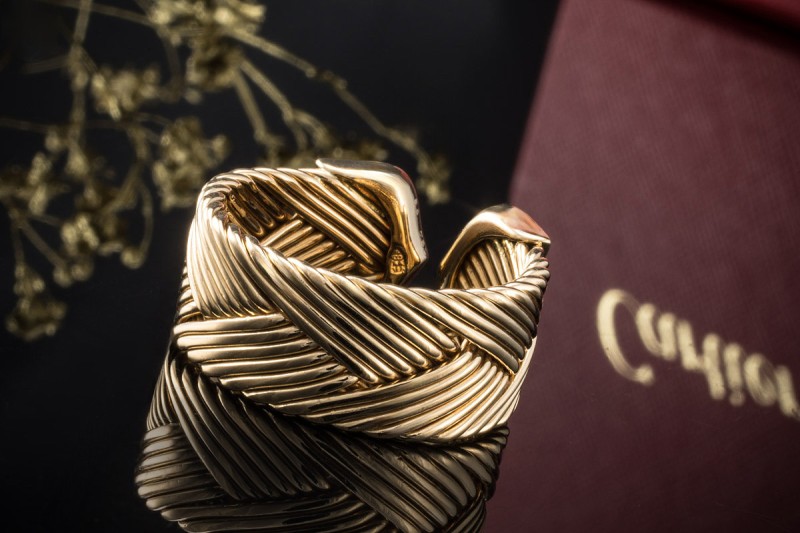 Cartier Ring C de Cartier Rar Offene Schiene geflochten in Gelbgold 750 