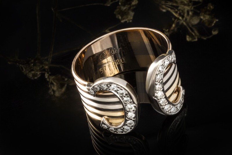 Cartier Ring Doppel C mit Diamanten Großes Modell in 750er Gold Tricolor 