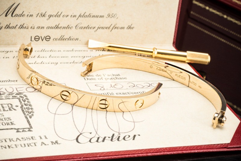 Cartier Love Armreif Armband Neues Modell in Gelbgold 750 Gr 17 Full Set 