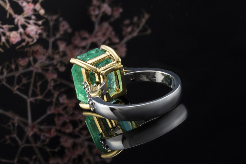 Ring mit Smaragd Natürlich und Diamanten 750er Weißgold Gelbgold Bicolor 
