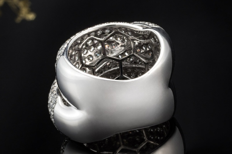Juwelier Uttermann Ring Crossover 325 Diamanten in 750er Weißgold Arbeit 