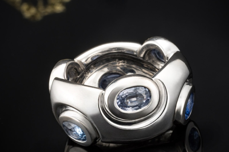 Odenwald Ring Tango mit Saphir Massive Goldschmiedearbeit 750er Weißgold 