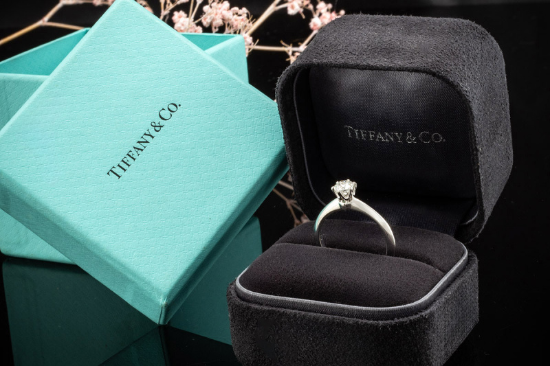 Tiffany & Co Solitär Ring Setting mit Diamant Brillant 0,41 Ct in Platin 