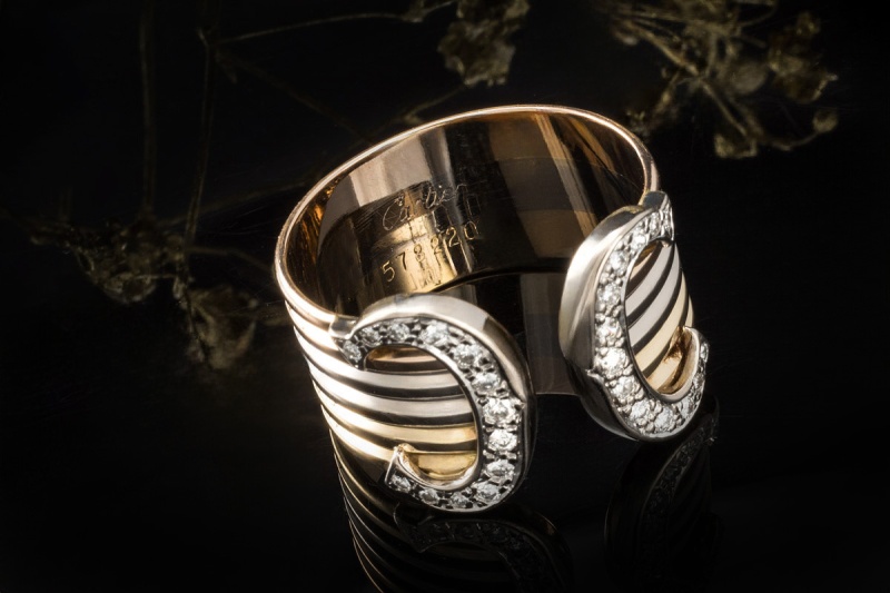 Cartier Ring Doppel C mit Diamanten Großes Modell in 750er Gold Tricolor 