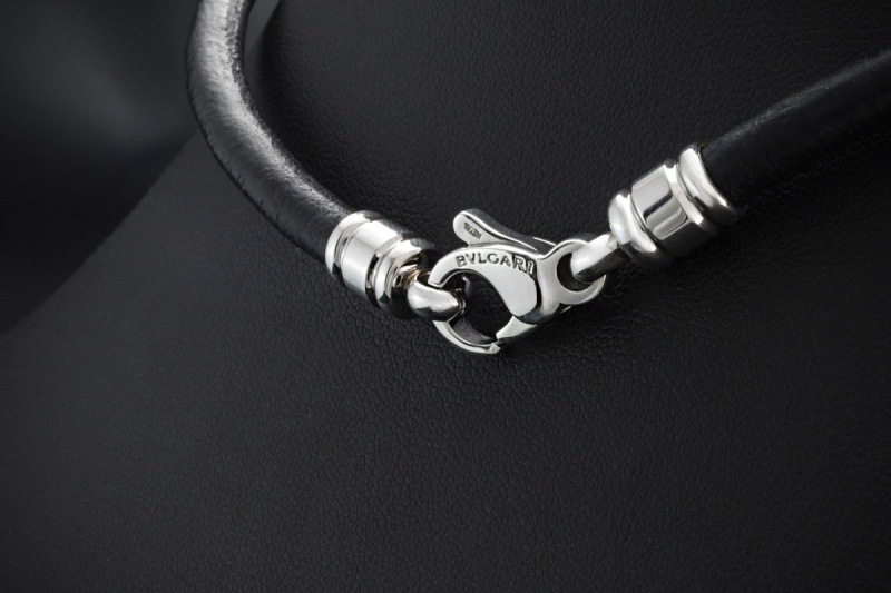 BVLGARI Tondo Sun Collier Kette Leder mit Anhänger Sonne in 750er Gold 