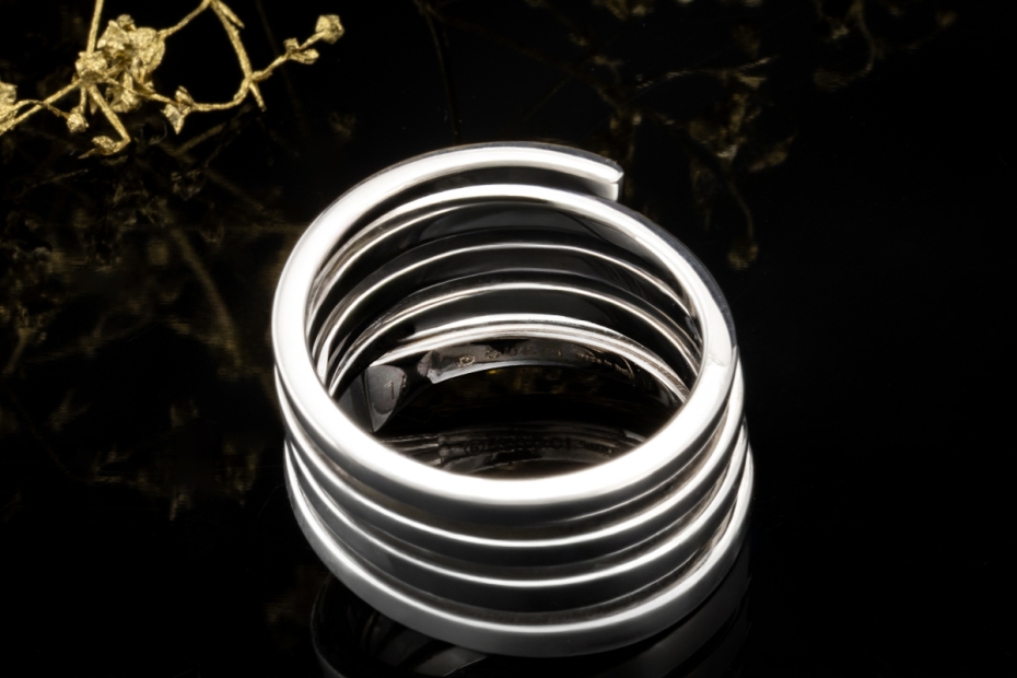 Gucci Chiodo Nagel Ring mit 4 Reihen Massiv in 750er Weißgold Größe 56 
