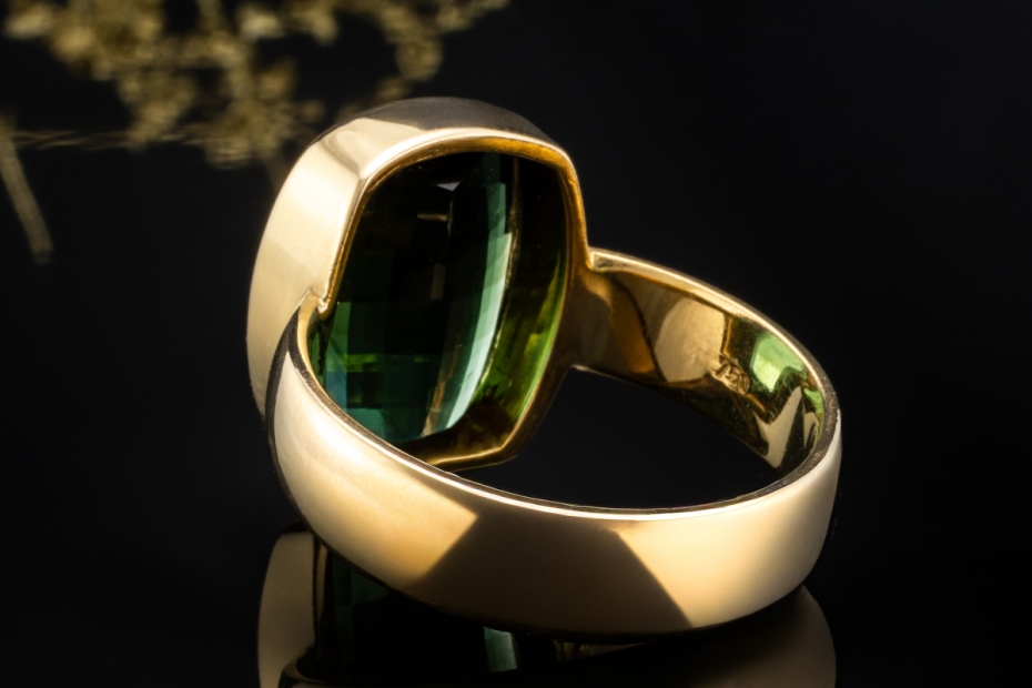 Beeindruckender Ring Facettierter Turmalin Schachbrett Stil Gelbgold 750 