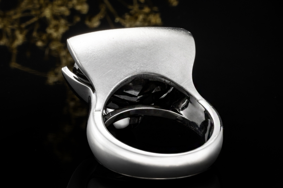 Ring Schwarzer Diamant mit 12 Carat Designer Handarbeit in Weißgold 750 
