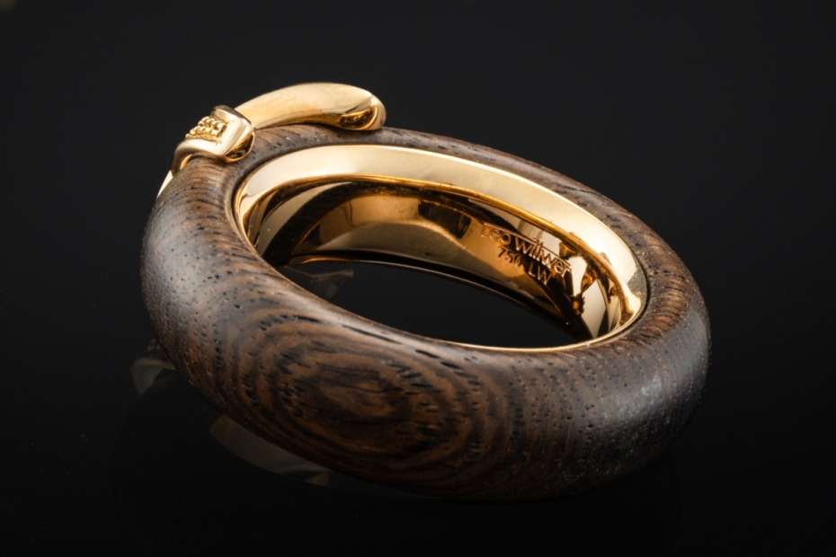 Leo Wittwer Ring Kreuz X Holzarbeit mit Diamanten in 750er Roségold 
