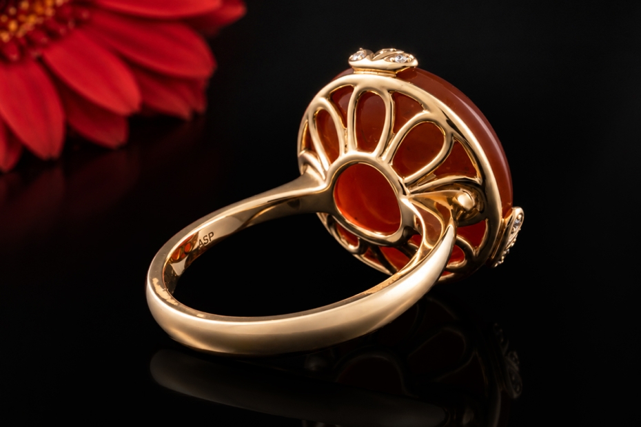 Großer runder Karneol Ring Rot mit Diamanten in Gelbgold 750 Handarbeit 