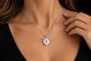 Traditionelles Jagdschmuck Collier Hollfelder Fuchszahnherz in Weißgold 