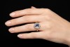 Klassischer Saphir Ring neu interpretiert mit Diamanten in Gold Bicolor 