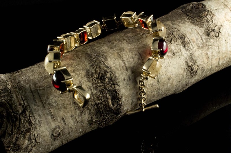 Armband mit 40 Carat Rutil Quarz & Granat Cabochons in 585er Gelbgold 
