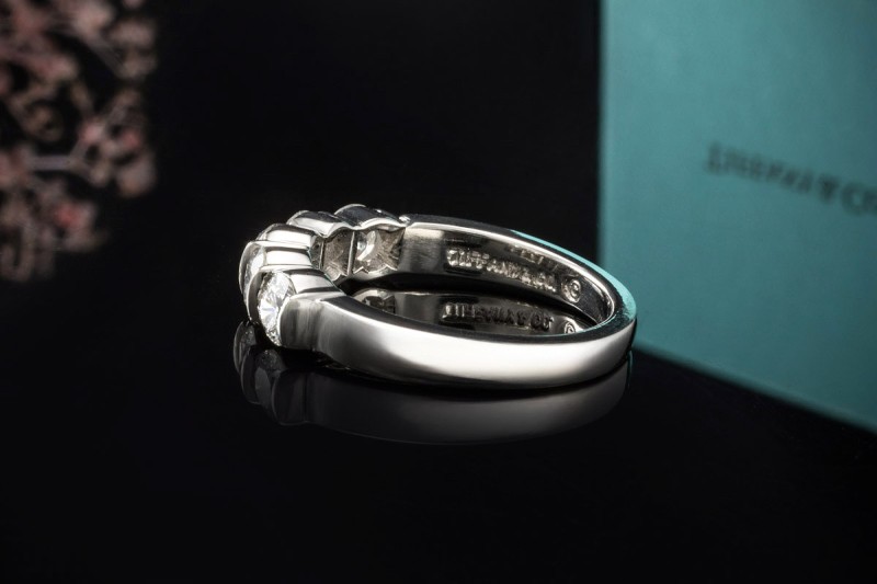 Tiffany & Co. Ring Halbkreis mit 5 großen Top Diamanten in 950er Platin 