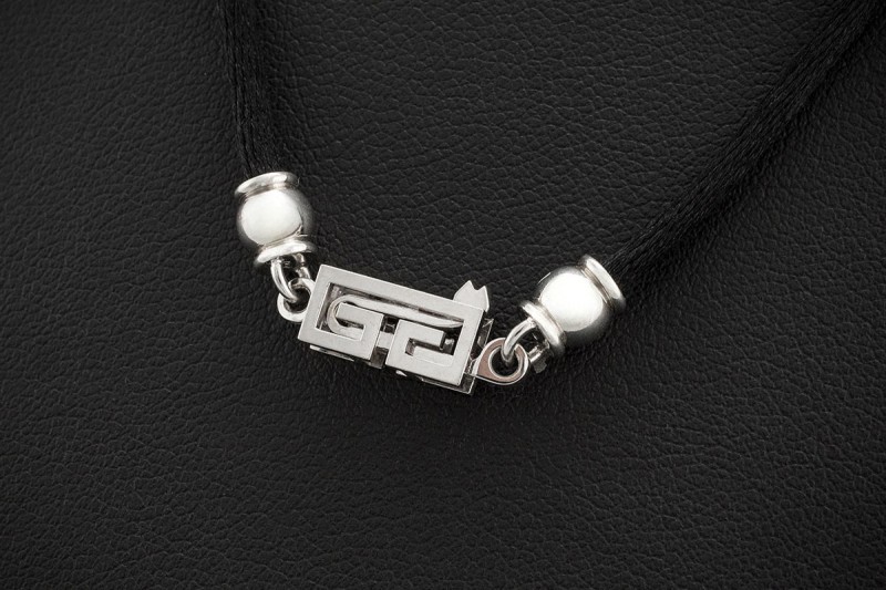 Cartier Collier Kiss of the dragon mit Diamanten Wishknot 750er Weißgold 