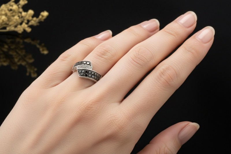 Black and White Ring Crossover mit Diamanten 750er Weißgold Handarbeit 