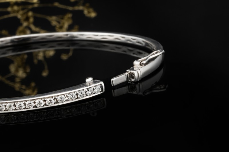 Diamant Armreif Armband mit Diamanten Goldschmiedearbeit in Weißgold 750 