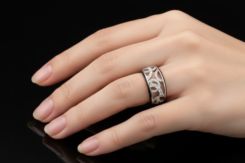 Leo Wittwer Ring Offene Diamant Ornamente Schwarze Emaille in Weißgold 