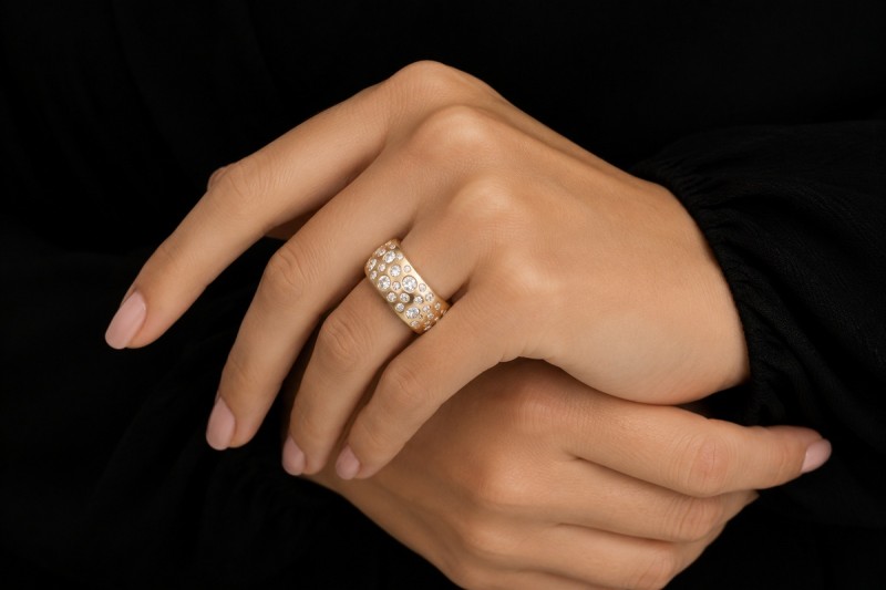 Sternenhimmel Ring mit feurigen Diamanten Handarbeit in 585er Gelbgold 